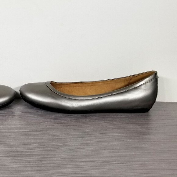 Naturalizer Brittany Ballet Flat, Pewter Leather, Womens Size 9.5 M / 39.5 - Picture 9 of 12